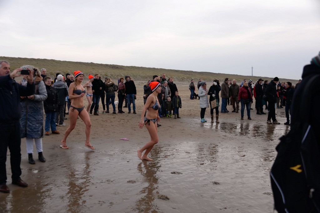 ../Images/Nieuwjaarsduik Nederzandt 2016 107.jpg